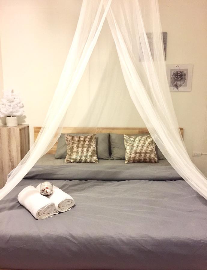 24 Poshtel Salaya Hostel Екстериор снимка