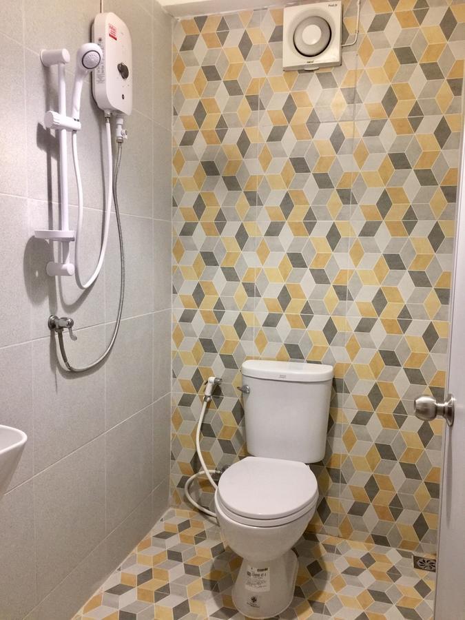 24 Poshtel Salaya Hostel Екстериор снимка