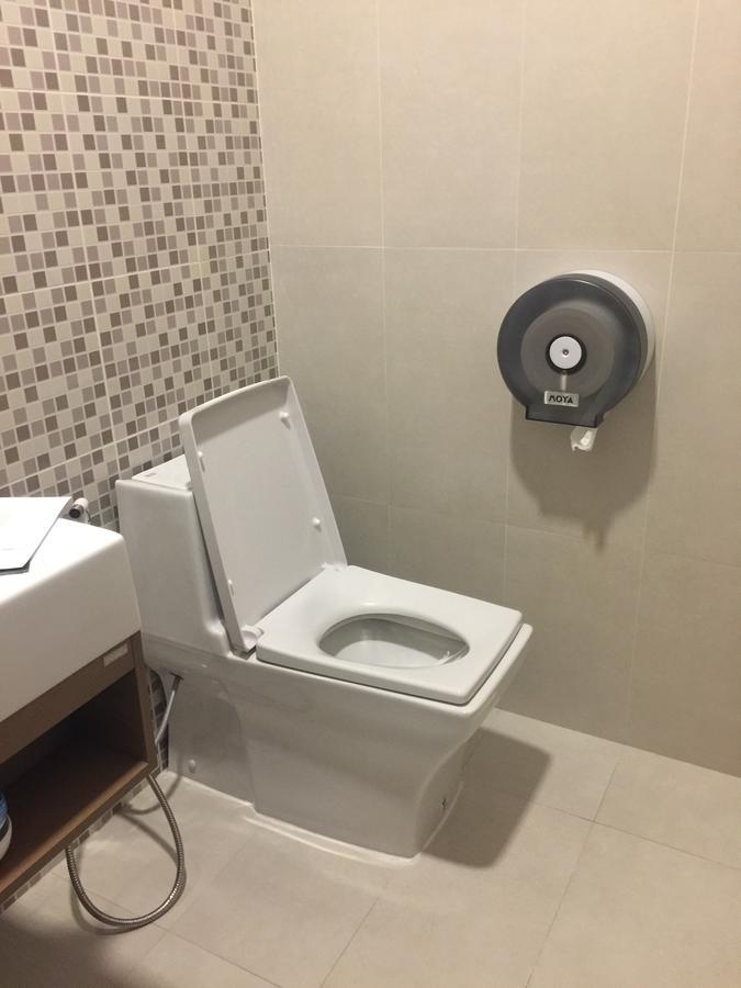 24 Poshtel Salaya Hostel Екстериор снимка