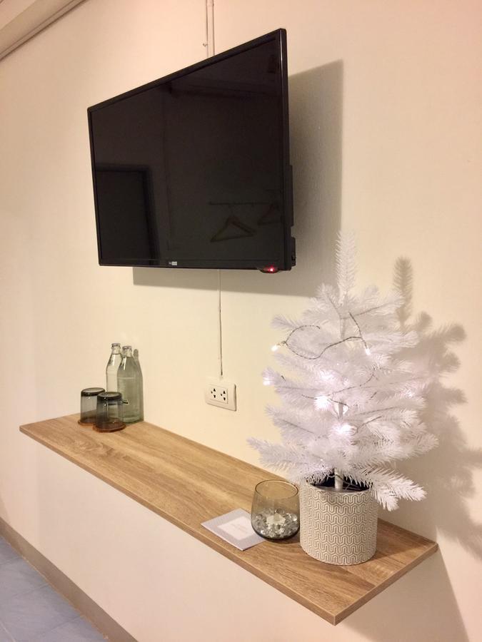 24 Poshtel Salaya Hostel Екстериор снимка