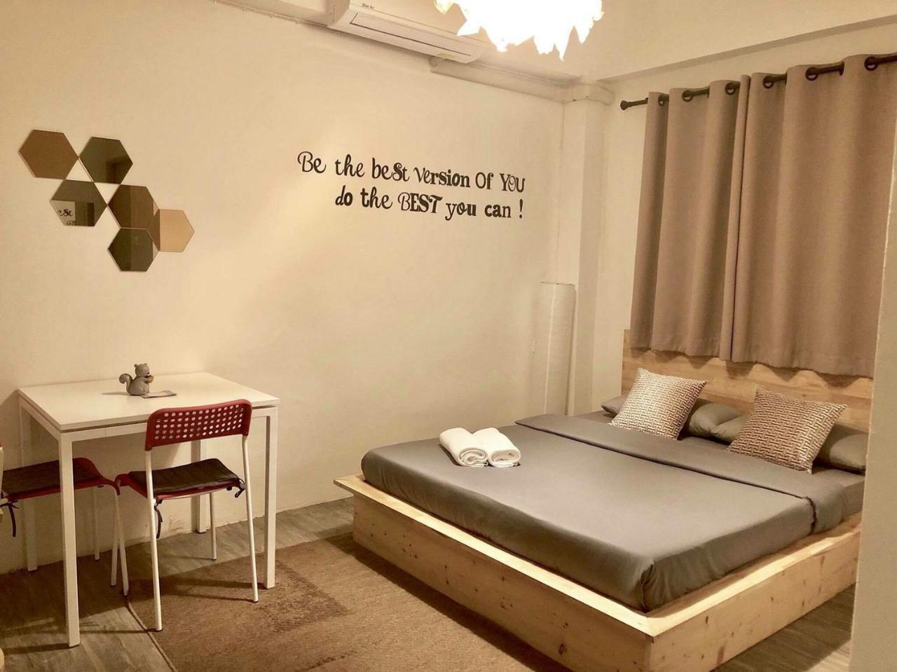 24 Poshtel Salaya Hostel Екстериор снимка