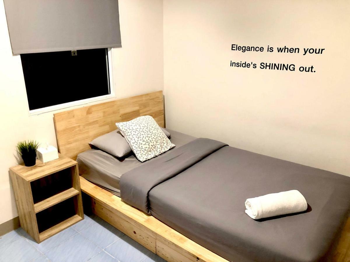 24 Poshtel Salaya Hostel Екстериор снимка