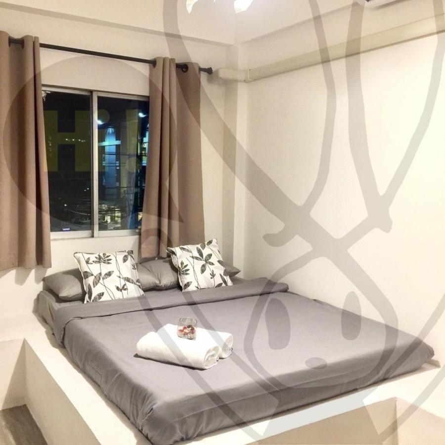 24 Poshtel Salaya Hostel Екстериор снимка